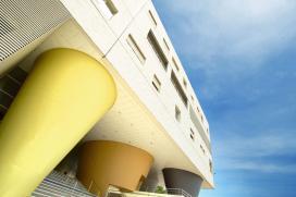 Vue de l'entrée du Centre Hospitalier d'Avignon