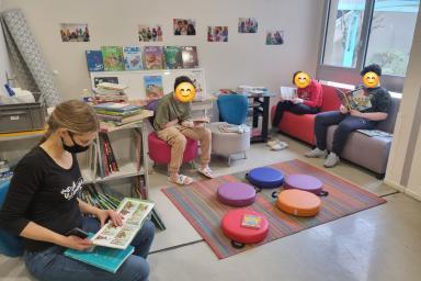 Animation proposée par l'équipe du réseau des Bibliothèques municipales d'Avignon venue avec la Bibliothèque Itinérante "Ideasbox" en Pédiatrie