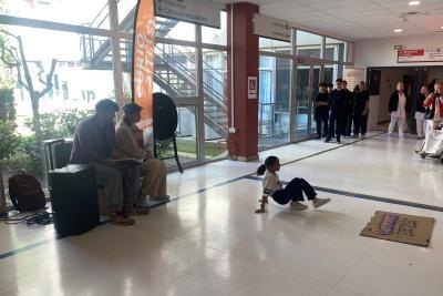 Des enfants font de la danse urbaine - Agrandir l'image 2 sur 3, fenêtre modale