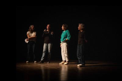 Atelier théâtral suivi par des femmes victimes de violences pris en charge au sein de la Maison Mazarine du Centre Hospitalier d'Avignon - Agrandir l'image 1 sur 5, fenêtre modale