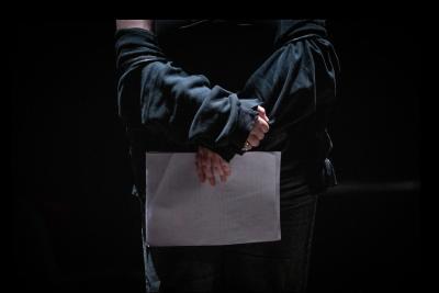 Atelier théâtral suivi par des femmes victimes de violences pris en charge au sein de la Maison Mazarine du Centre Hospitalier d'Avignon - Agrandir l'image 2 sur 5, fenêtre modale