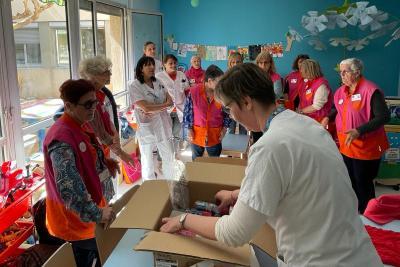 Don de jouets de l'Association Les Blouses Roses en faveur des enfants hospitalisés en Pédiatrie - Agrandir l'image 3 sur 5, fenêtre modale