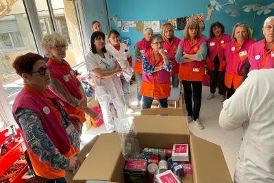 Don de jouets de l'Association Les Blouses Roses en faveur des enfants hospitalisés en Pédiatrie - Agrandir l'image 4 sur 5, fenêtre modale