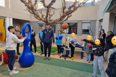 Animation Basket en Pédiatrie avec l'Association Premiers de Cordée le 15 janvier 2024 dans le cadre du sport à l'hôpital - Agrandir l'image 3 sur 4, fenêtre modale