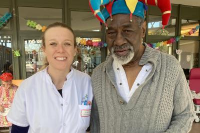 Animation intergénérationnelle avec les résidents des unités de soins de longue durée et les enfants de la crèche organisée dans le cadre du carnaval 2024 - Agrandir l'image 3 sur 3, fenêtre modale