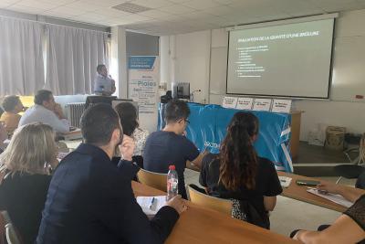 Photo d'une salle avec des professionnels présents lors de la 6ème réunion des plaies - Agrandir l'image 1 sur 2, fenêtre modale