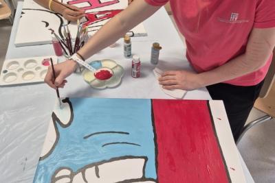 Des enfants dessinent - Agrandir l'image 1 sur 3, fenêtre modale