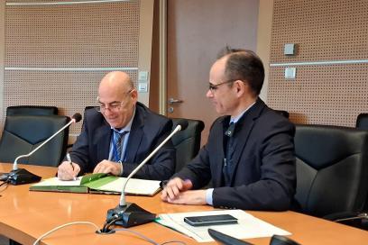 Photo du directeur du Centre Hospitalier d'Avignon et du directeur de CDC Habitat PACA - Corse - Agrandir l'image, fenêtre modale