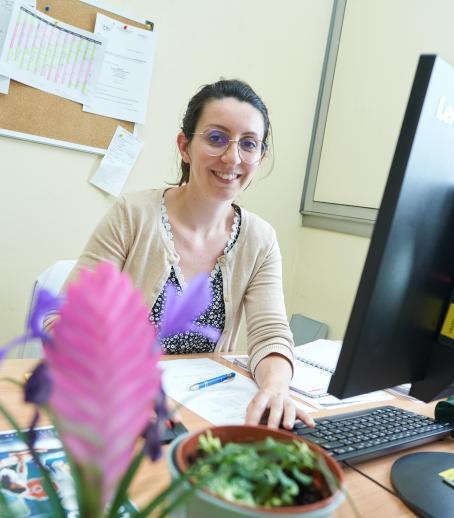 Gros plan sur une secrétaire