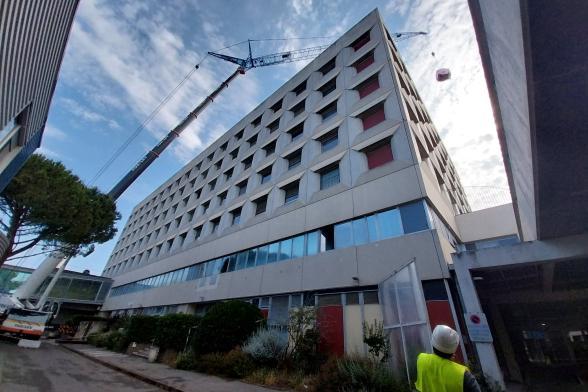 Livraison de la nouvelle IRM 1.5 Tesla Siemens Althea - Agrandir l'image, fenêtre modale