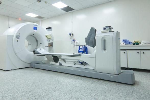 Le tep-scanner du service de médecine nucléaire du CH Avignon - Agrandir l'image, fenêtre modale