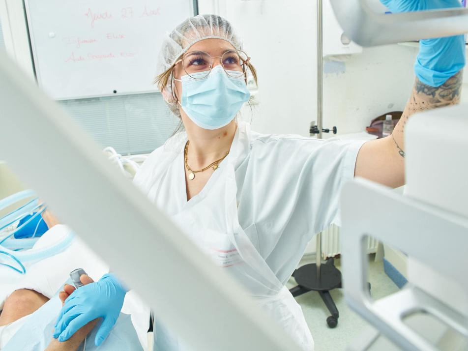 Gros plan sur une soignante